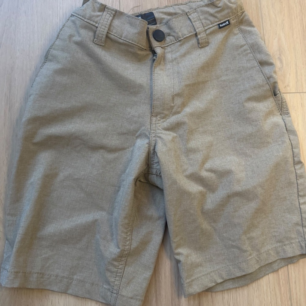 Hurley Boys Hybrid Walk Shorts Khaki Tan Stretch Size M 10/12 Adjustable Waist